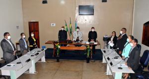 O Prefeito José Serafim Participou nesta sexta-feira da 1° sessão solene da Câmara Itatuba.
