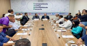 O prefeito de Itaubal, @jaisom.picanco, participou nesta quinta-feira (3), de uma importante reunião no Tribunal de Justiça do Amapá (@tjap.oficial), junto ao presidente da Corte, desembargador Jayme Ferreira, o juiz gestor de precatórios Nilton Bianchini