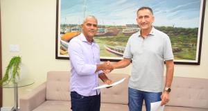 o Prefeito José Serafim se reuniu com Governador Waldez Góes no Palácio do Setentrião