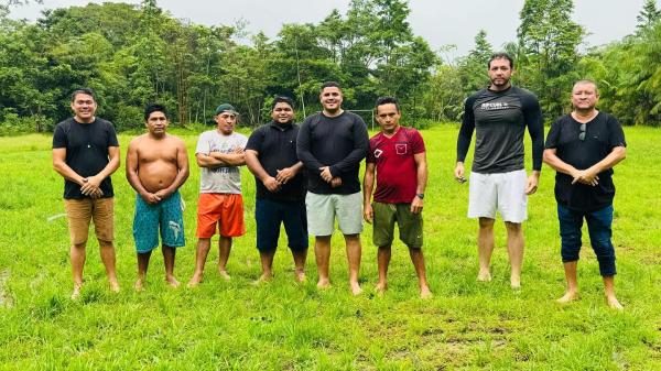  Neste sábado, 22, o prefeito @jaisom.picanco esteve na comunidade do Uruá para realizar o reconhecimento do local onde será construída a arena de esportes da comunidade