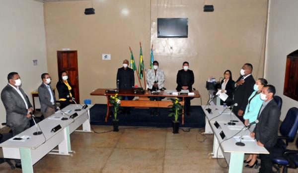 O Prefeito José Serafim Participou nesta sexta-feira da 1° sessão solene da Câmara Itatuba.