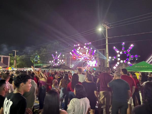 JÁ COMEÇOU!   O Carmo do Macacoari já está em festa! Hoje aconteceu o primeiro dia de muita música, vibração e alegria, e a vila já sentiu a energia tomar conta 